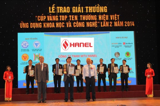 Hanel được trao tặng cúp vàng top 10 thương hiệu Việt ứng dụng KH-CN lần 2 - năm 2014