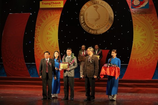TỔNG GIÁM ĐỐC HANEL ĐƯỢC TRAO TẶNG DANH HIỆU NHÀ LÃNH ĐẠO GIỎI 2015