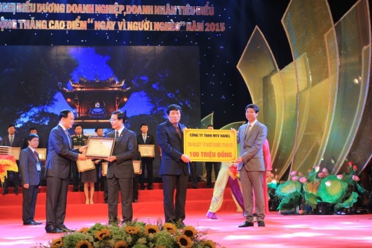 LÃNH ĐẠO HANEL THAM GIA CÁC HOẠT ĐỘNG KỶ NIỆM NGÀY DOANH NHÂN VIỆT NAM 13/10/2015