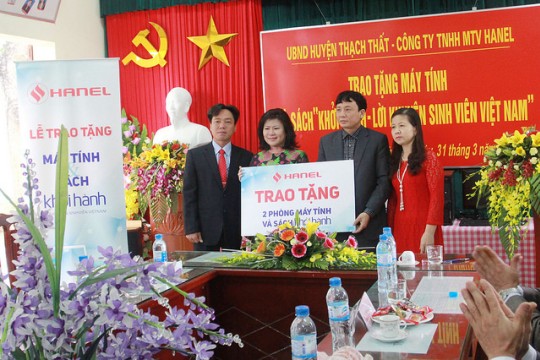 HANEL CHUNG TAY VÌ TƯƠNG LAI ĐẤT NƯỚC – TẶNG 2 PHÒNG MÁY TÍNH VÀ SÁCH KHỞI HÀNH TẠI HUYỆN THẠCH THẤT